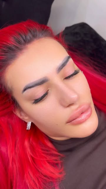 Crazy Lashes Wien — Wimpernset mit rotem Haar